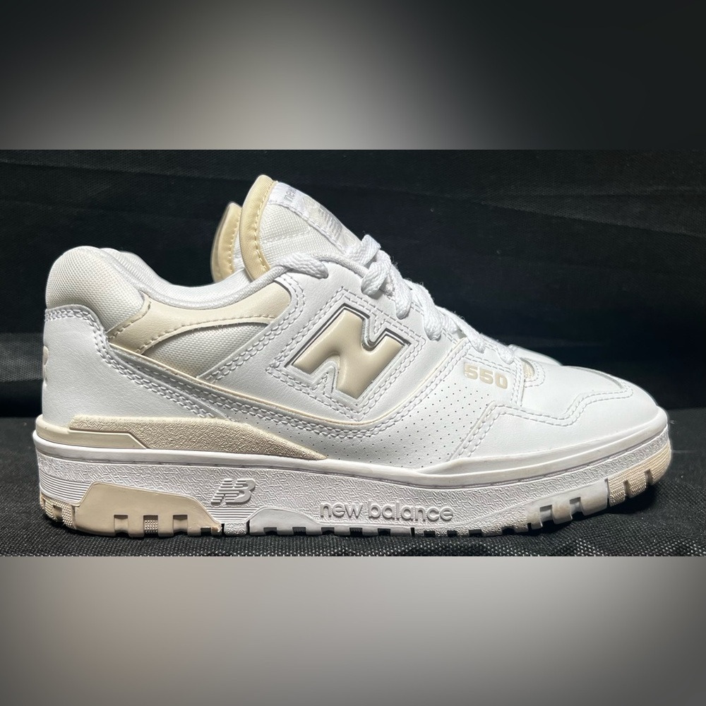 New Balance 550 NB White Linen Women size 8 Casual Lifestyle Shoes Sneakers
